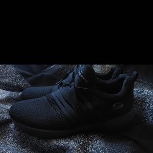 SKECHERS ALL BLACK WOMANS SIZE 8.5 8 1/2 MEMORY FOAM